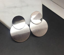 Load image into Gallery viewer, New Crystal Earrings Round Gold And Silver Earring